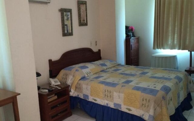 Hostal Marina Real