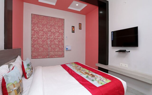 OYO 10228 Hotel Chandramouli
