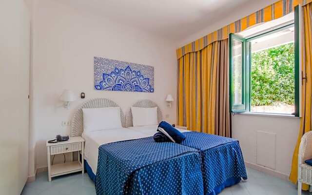 Paradiso Garden Resort Suite & Charme with warm Thermalpools and Beach