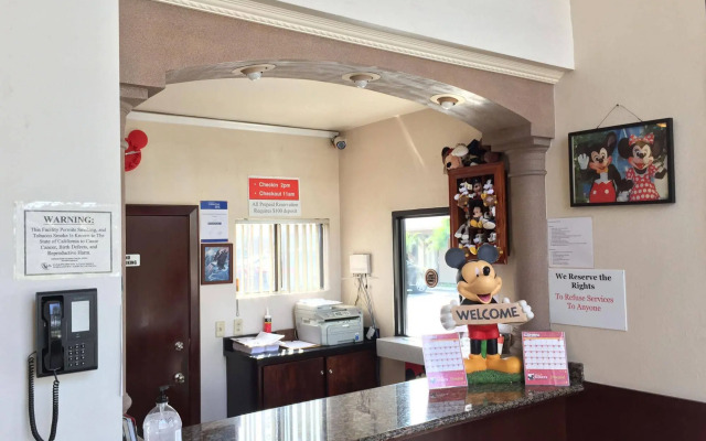 Anaheim Discovery Inn & Suites