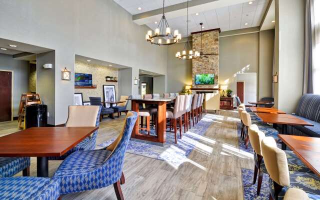 Hampton Inn & Suites Fredericksburg-at Celebrate Virginia