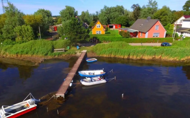 Kubis Modern Retreat