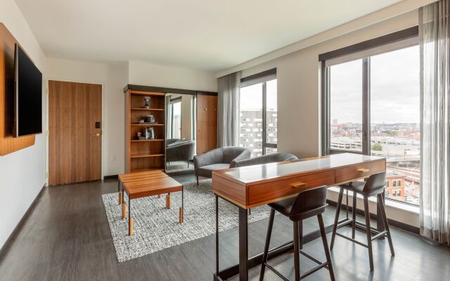 Cambria Hotel Boston Downtown - Seaport