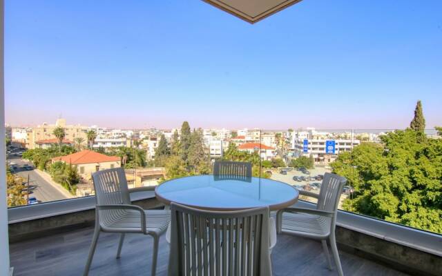 Phaedrus Living Coral Suites Aquatic