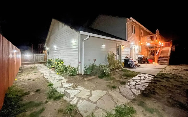 Springfield Apt w/ Deck + Central Location!