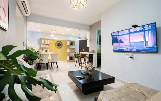 The Milky Way River Gate Apartment