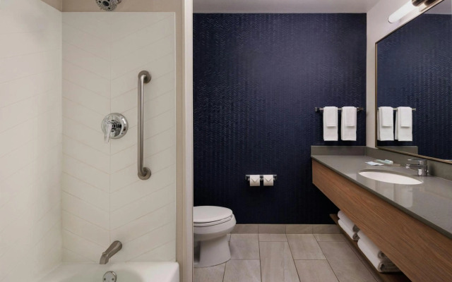 Fairfield Inn and Suites by Marriott Kelowna