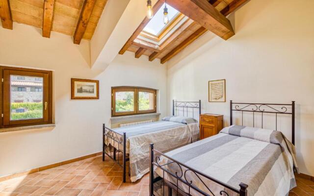 Bright Apt With Terrace and Shared Pool