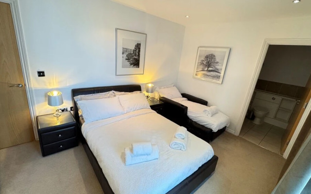 Oval House Retreat in Camden Town