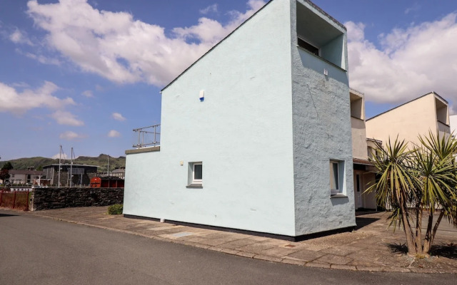 1 South Snowdon Wharf