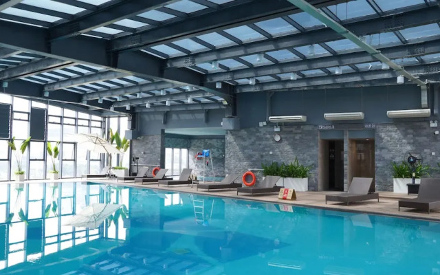The Matrix One - Luxury free Gym & Pool