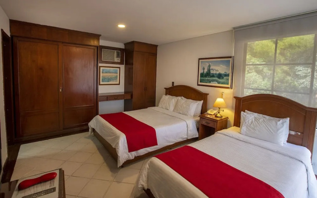 Travelers Apartamentos & Suites Castellón de Juanambú