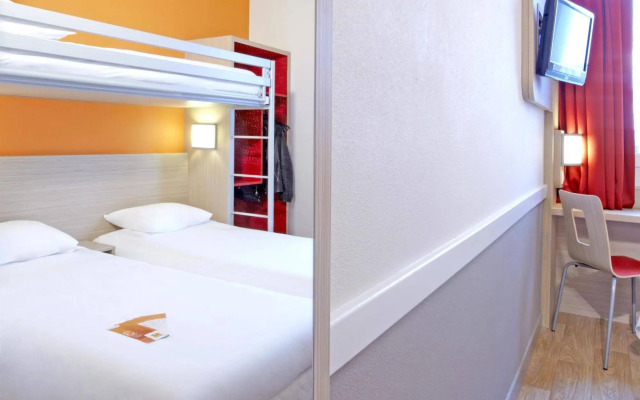 Kyriad Direct Mont De Marsan - St Avit