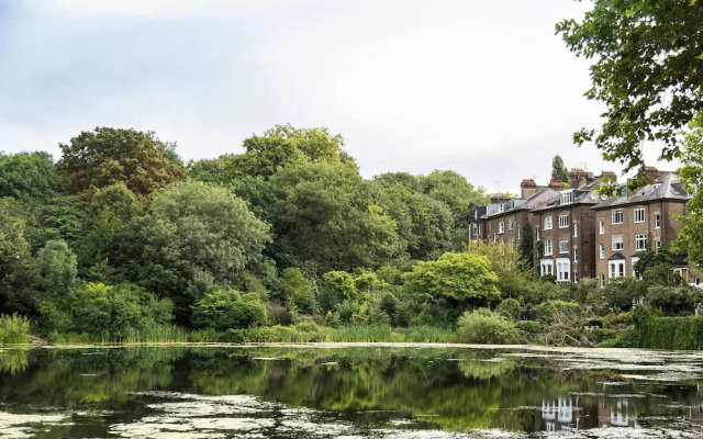 Priory Road by Onefinestay