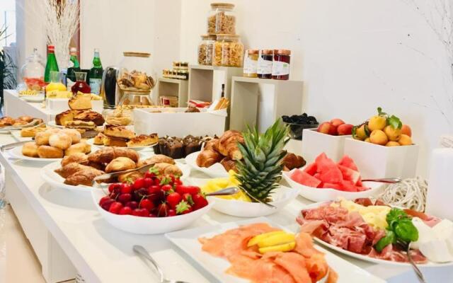 Piccadilly Suites and Rooms