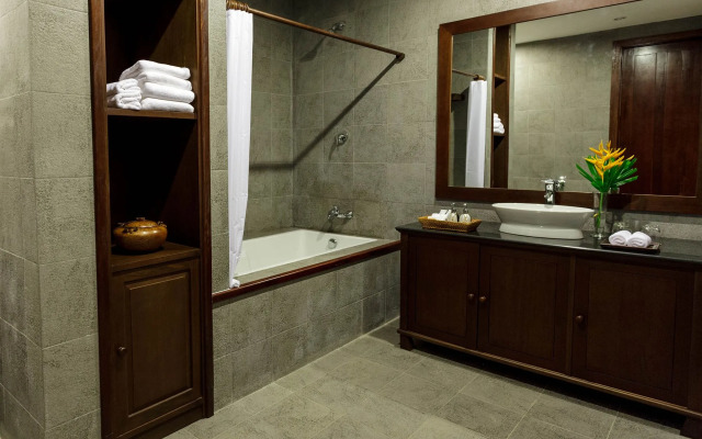 Riverside Boutique Resort, Vang Vieng