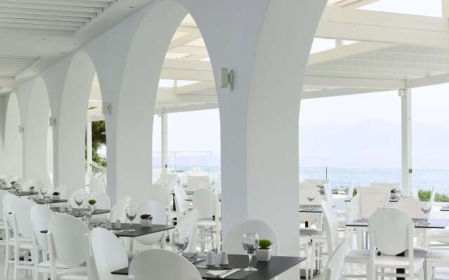 Dimitra Beach Hotel & Suites