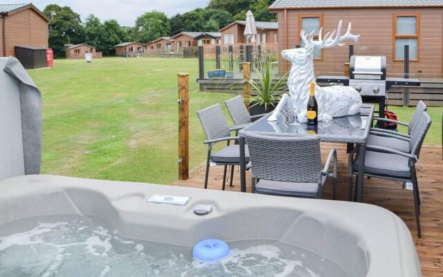 Luxury Boutique Style Lodge With hot tub