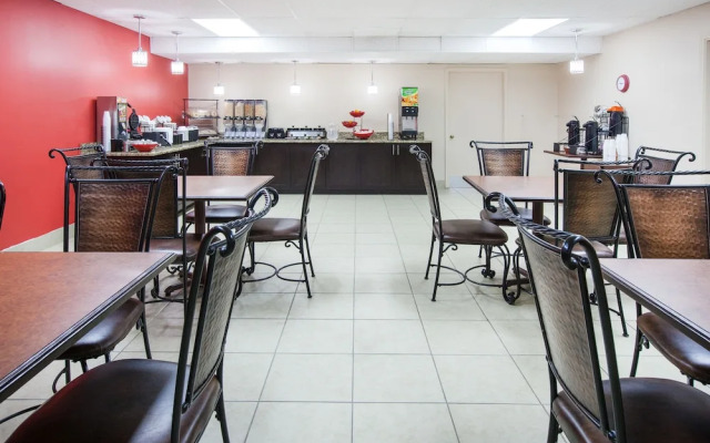 Ramada By Wyndham Mountain Home