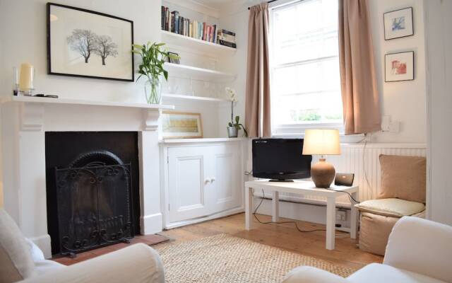 Beautiful 3 Bedroom House Close to City Centre