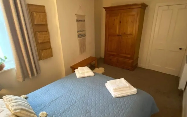 Newburghaprtment/scotland/sleeps 4/firepit/garden