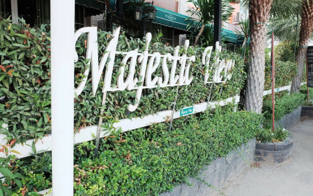 Majestic View Hotel