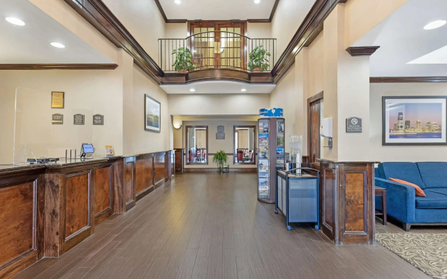 Comfort Inn And Suites