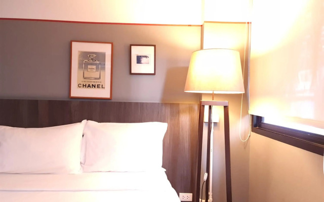 Sathorn Terrace Apartment