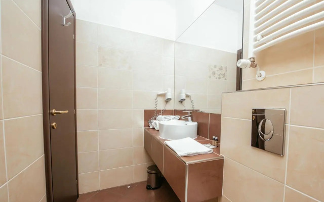 C Pub & Accommodation