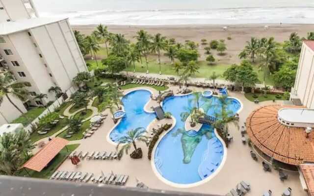 Seaview Oasis 1-BRSuite in Croc's casino