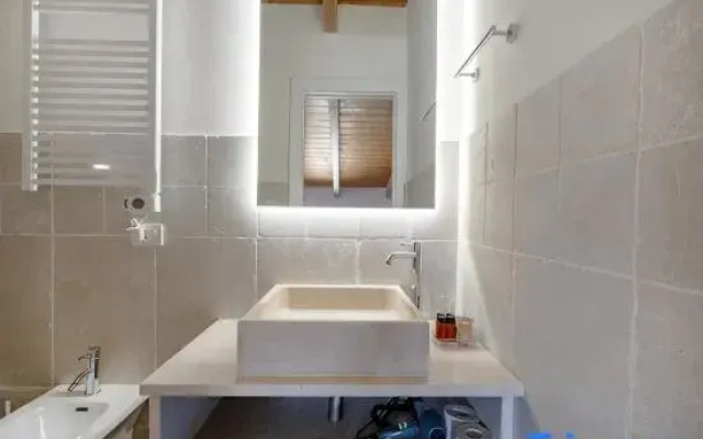 Palazzo della Torre 202– Modern Historic Apartment