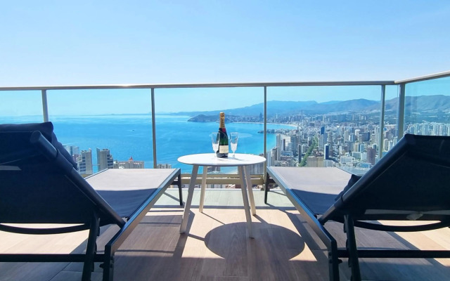 Skyscraper apartment with panoramic views - floor 38