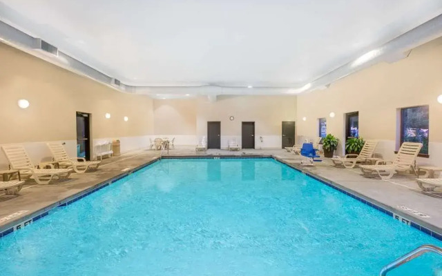 Clarion Pointe Charleston - West Ashley