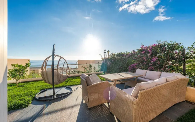 Golden Glow Villa Green Coast