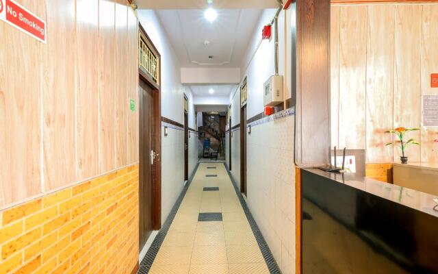 OYO Flagship 76340 Hotel PR palace
