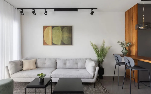 Skyline Serenity by tlv2rent