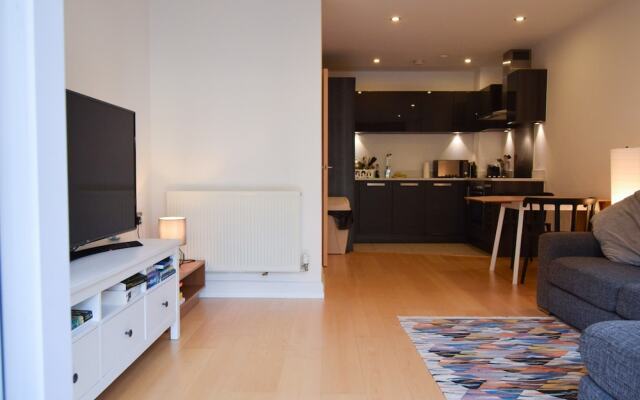 Modern 1 Bedroom Flat in East London