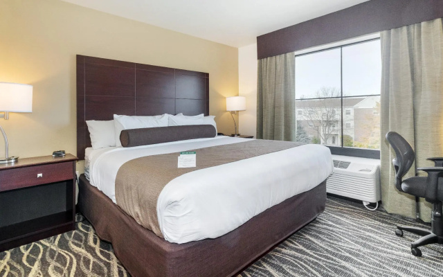 Cobblestone Hotel & Suites - De Pere/Green Bay