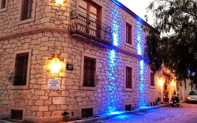 Adres Alacati Otel