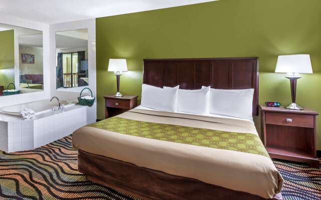 Econo Lodge Inn & Suites Oconto