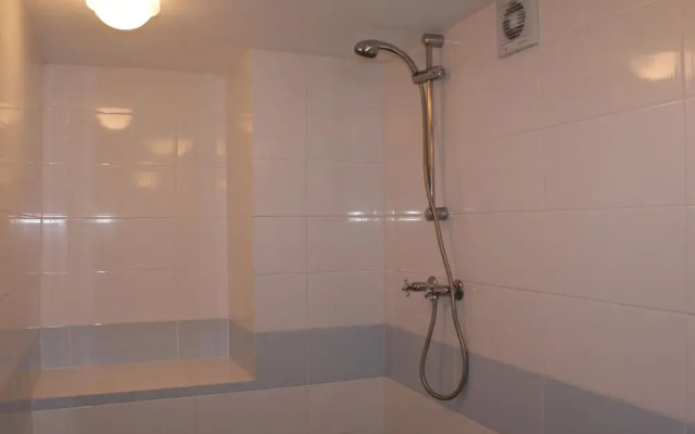 Detached Holiday Home With Shared Pool and Views