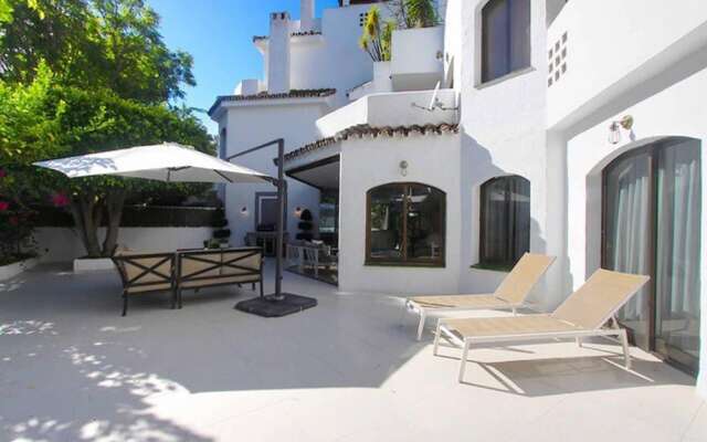 House With 3 Bedrooms in Marbella , With Pool Access, Furnished Terrace and Wifi - 500 m From the Beach