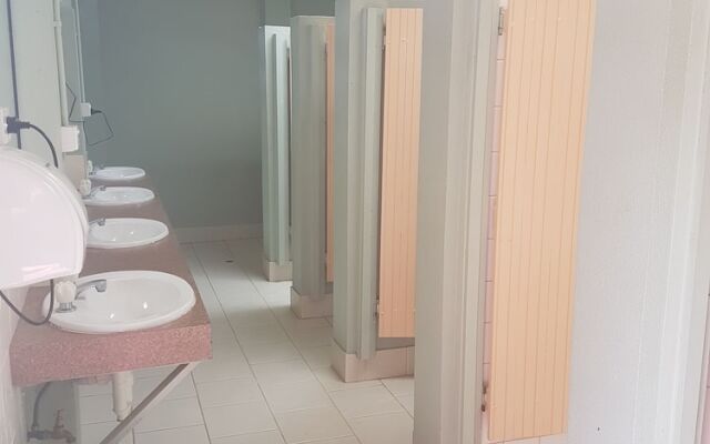 Lakes Caravilla Caravan Park