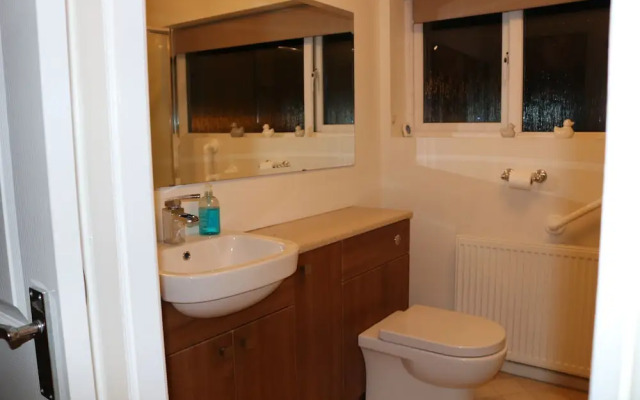 Stunning 4-bed House in Birmingham