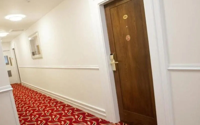 Adair Arms Hotel