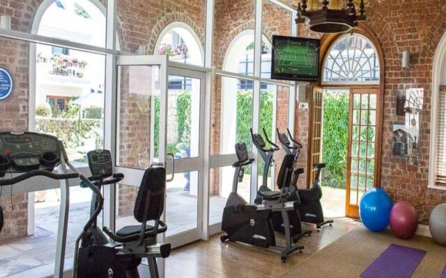 The Quays, Majestic Village