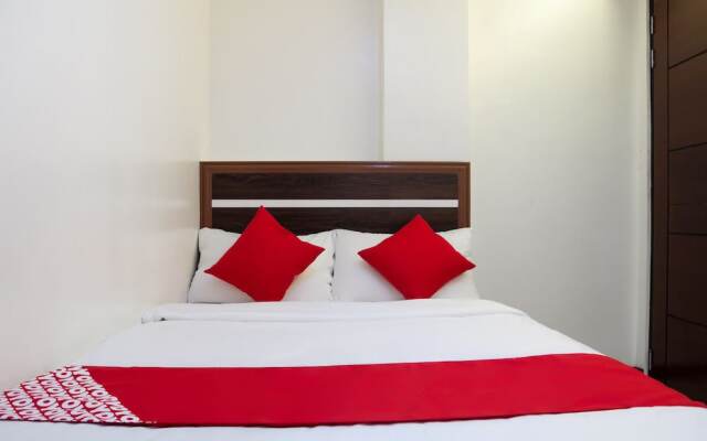 OYO 165 Circle-b Apartelle & Suites (Vaccinated Staff)