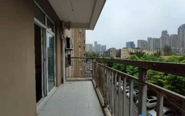 Jiahe Apartment (Wuhan Hubei University Shop)