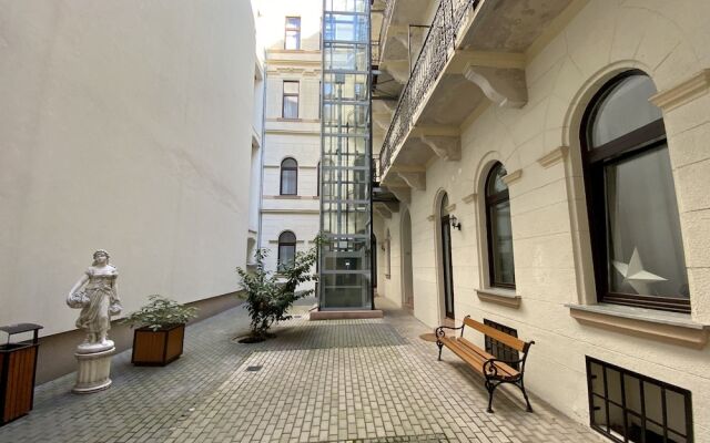 Gracia Apartment House