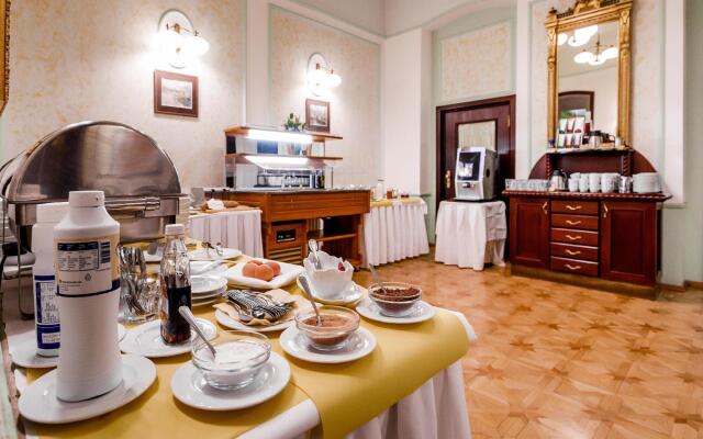 Hotel Heluan